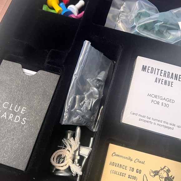 Monopoly & Clue Deluxe Vintage Game Collection - Picture 5 of 9